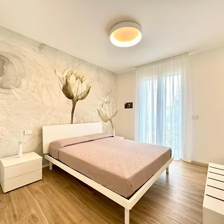 公寓 Sun Village-nuovissimo In Con Piscina -lido Di Piazza Aurora 利多迪迪耶索洛
